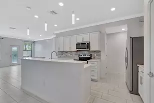2854 Bard St, Palm Springs, FL 33406 - Photo 3