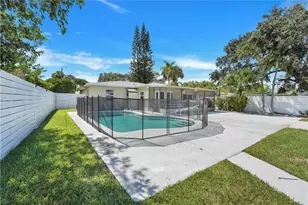 1721 N 16th Ct, Hollywood, FL 33020 - Photo 25