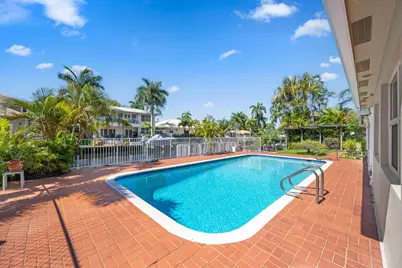 330 SE 9th Court, Pompano Beach, FL 33060 - Photo 13