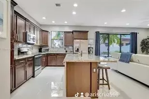 20908 NW 1st Dr, Pembroke Pines, FL 33029 - Photo 3