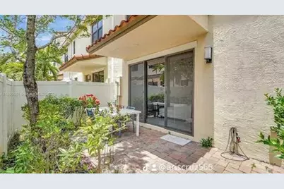 20908 NW 1st Drive, Pembroke Pines, FL 33029 - Photo 7
