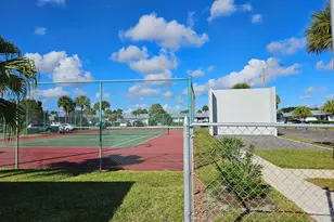 2886 E Fernley Dr Dr E, West Palm Beach, FL 33415 - Photo 29