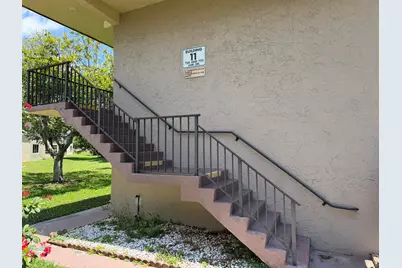 752 Lori Drive #210, Palm Springs, FL 33461 - Photo 7