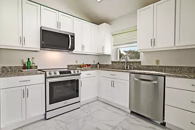 7852 Lake Champlain Court, Delray Beach, FL 33446 - Photo 13