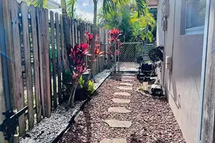 8136 NW 21st Ct, Sunrise, FL 33322 - Photo 21