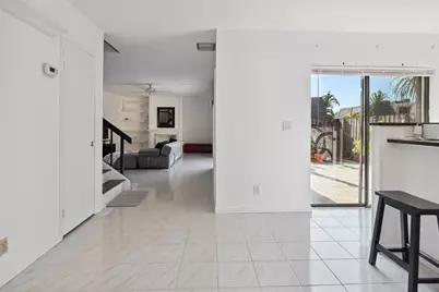 564 Springdale Circle, Palm Springs, FL 33461 - Photo 3