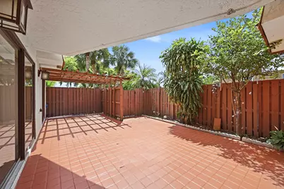8337 N Coral Circle, North Lauderdale, FL 33068 - Photo 3