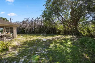 609 NW Cardinal Dr, Port Saint Lucie, FL 34983 - Photo 7