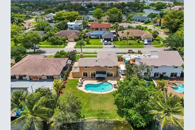 621 SW 98th Terrace, Pembroke Pines, FL 33025 - Photo 35