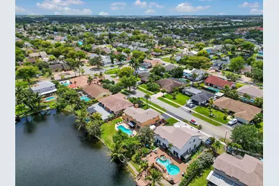 621 SW 98th Terrace, Pembroke Pines, FL 33025 - Photo 41
