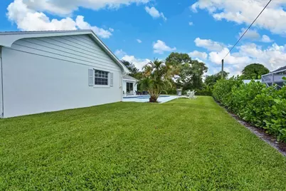 76 W Fairview W, Tequesta, FL 33469 - Photo 25