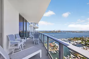 220 Lake Shore Dr, West Palm Beach, FL 33403 - Photo 3