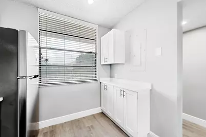 3636 Whitehall Drive #402, West Palm Beach, FL 33401 - Photo 5