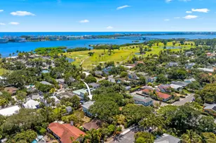 706 N Palmway, Lake Worth Beach, FL 33460 - Photo 1