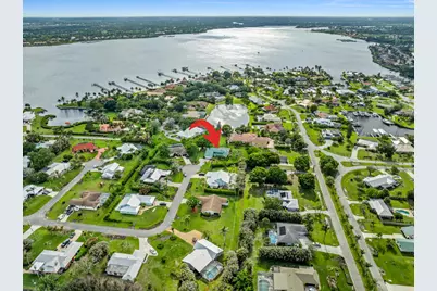 2415 NW Cove View, Stuart, FL 34994 - Photo 13