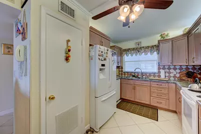 401 Briny Avenue #708, Pompano Beach, FL 33062 - Photo 21