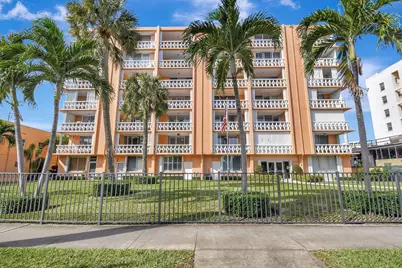 15 S Golfview Road #204, Lake Worth, FL 33460 - Photo 3