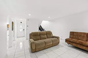 8061 NW 71st Ct, Tamarac, FL 33321 - Photo 11