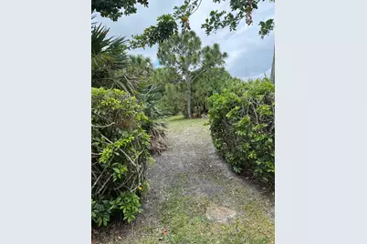 822 NW Sorrento Lane NW, Port Saint Lucie, FL 34986 - Photo 19