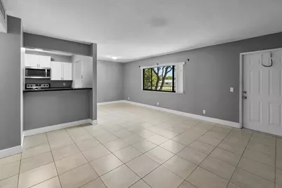 818 Meadows Circle, Boynton Beach, FL 33436 - Photo 5