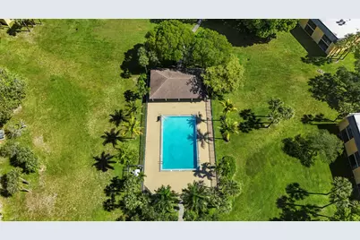 818 Meadows Circle, Boynton Beach, FL 33436 - Photo 19