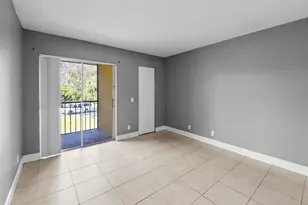 818 Meadows Cir, Boynton Beach, FL 33436 - Photo 13