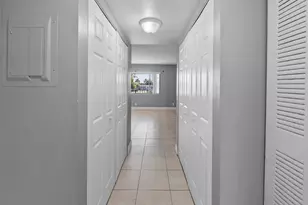 818 Meadows Cir, Boynton Beach, FL 33436 - Photo 17