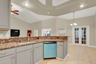 1701 SW Penrose Ave, Port Saint Lucie, FL 34953 - Photo 13