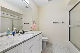 8515 Lakepoint Ct, Lake Worth, FL 33467 - Photo 13