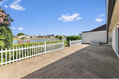 8515 Lake Point Court, Lake Worth, FL 33467 - Photo 21