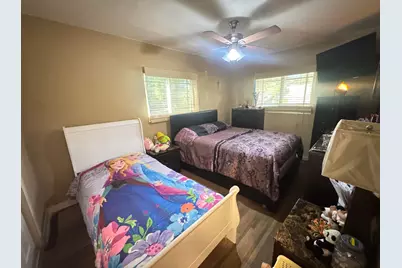 1070 NE 158th Street, North Miami Beach, FL 33162 - Photo 7