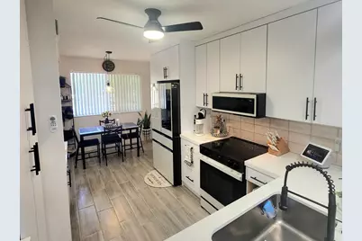 7751 Southampton Terrace #215, Tamarac, FL 33321 - Photo 9
