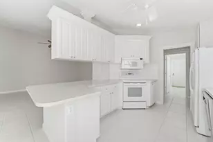 8439 SE Retreat Dr, Hobe Sound, FL 33455 - Photo 11