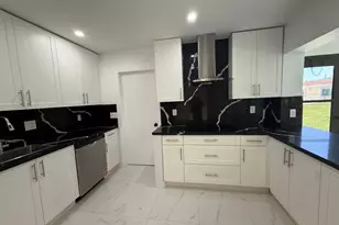9405 NW 74th St, Tamarac, FL 33321 - Photo 13