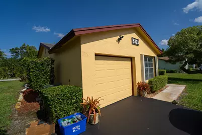 6121 Rainbow Circle, Greenacres, FL 33463 - Photo 31