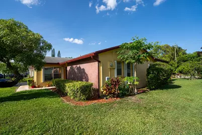 6121 Rainbow Circle, Greenacres, FL 33463 - Photo 37