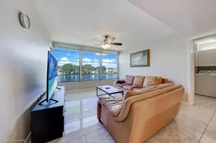 1528 Whitehall Dr, Davie, FL 33324 - Photo 7