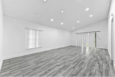 1390 Summit Run Circle, West Palm Beach, FL 33415 - Photo 5
