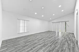 1390 Summit Run Cir, West Palm Beach, FL 33415 - Photo 5