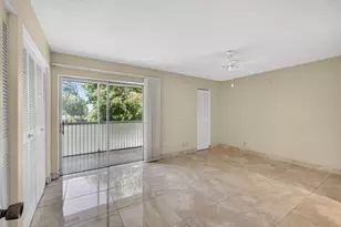 300 S Village Green Cir Circle S, Palm Springs, FL 33461 - Photo 7