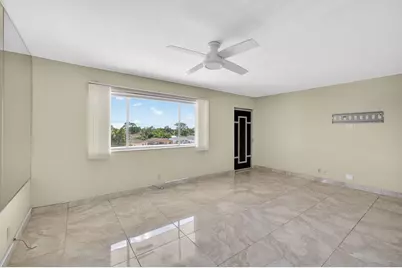 300 S Village Green Cir Circle S #420, Palm Springs, FL 33461 - Photo 3