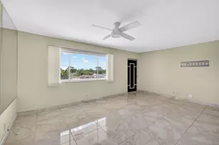 300 S Village Green Cir Circle S, Palm Springs, FL 33461 - Photo 3
