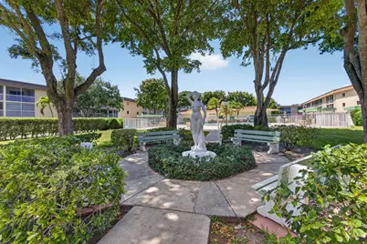 300 S Village Green Cir Circle S #420, Palm Springs, FL 33461 - Photo 19