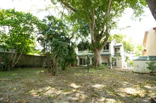 8321 SW 39th Ct, Davie, FL 33328 - Photo 3