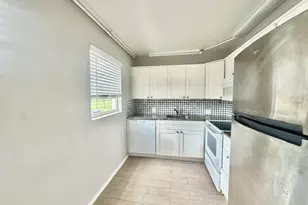 99 Brighton C, Boca Raton, FL 33434 - Photo 3