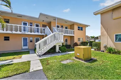 2111 NE 1st Court #204, Boynton Beach, FL 33435 - Photo 3
