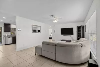 1549 SE Minorca Avenue, Port Saint Lucie, FL 34952 - Photo 5