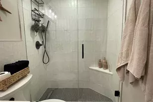 400 Kings Point Dr, Sunny Isles Beach, FL 33160 - Photo 23