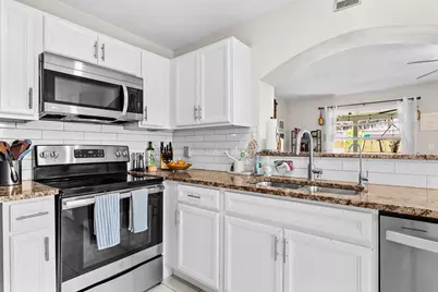 4366 Bamboo Drive, Palm Beach Gardens, FL 33410 - Photo 9