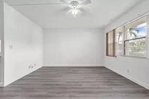 1038 Cambridge, Deerfield Beach, FL 33442 - Photo 9